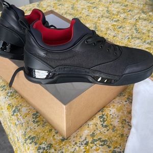 Size 43.5 a 10.5 in US